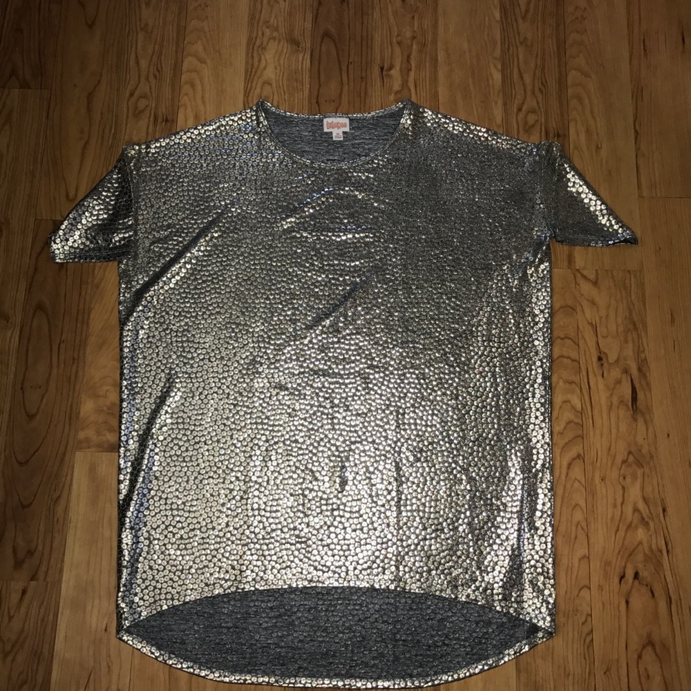 Lularoe Metallic Gold Dot Classic Tee size M